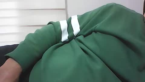 Snapshot of screw2 chatting on 11.02.25 Evren online show from 11.02.25