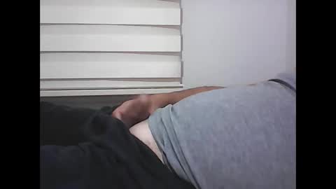 Snapshot of screw2 chatting on 11.11.25 Evren online show from 11.11.25