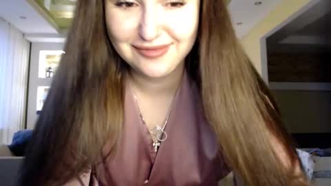 Elizabeth  online show from 01.06.25