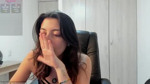 Aria Independent model online show from 05.07.26