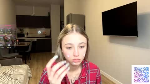 Snapshot of seasonhamiss chatting on 04.18.26 Kate online show from 04.18.26