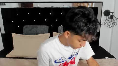 Sebastian Alvarez online show from 10.21.25