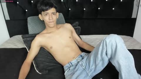 Snapshot of sebas_cat chatting on 06.06.26 Sebastian Alvarez online show from 06.06.26