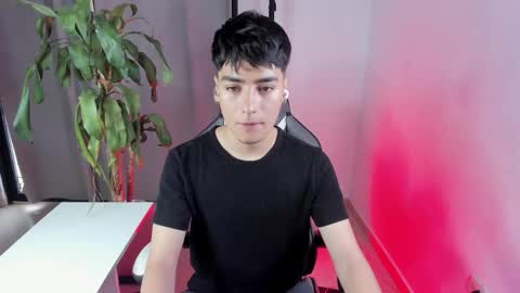 Snapshot of sebas_rosse chatting on 03.24.26 sebastian online show from 03.24.26