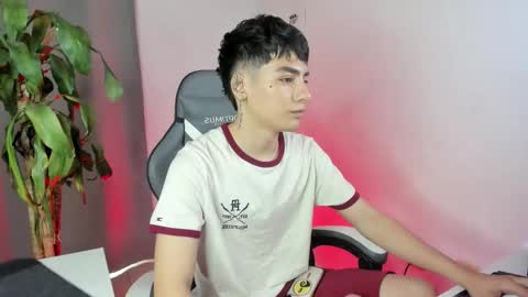 Snapshot of sebas_rosse chatting on 03.26.26 sebastian online show from 03.26.26