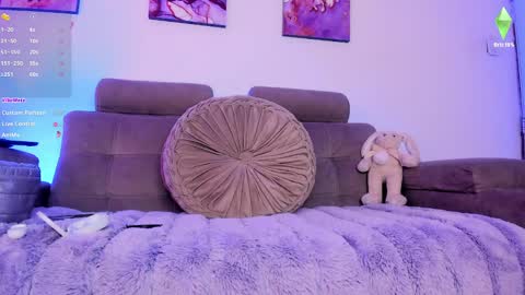     .  INDEPENDENT MODEL online show from 03.29.26