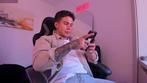 Lucian Sinclair online show from 01.12.25