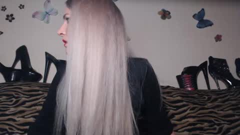 Emily online show from 11.18.25