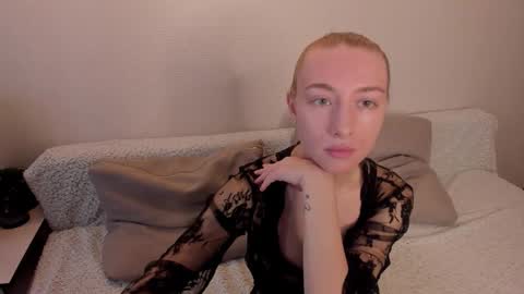 Amanda and  pair in a real life we love each other but can play with you online show from 10.19.25