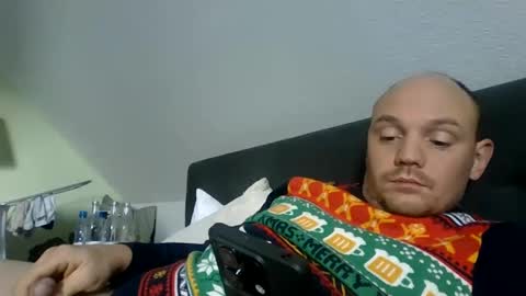 Snapshot of secretcplg chatting on 12.23.24 Simon online show from 12.23.24