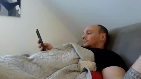 Snapshot of secretcplg chatting on 02.03.25 Simon online show from 02.03.25