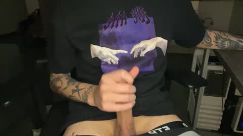 Snapshot of secretlust96 chatting on 12.20.25 secretlust96 online show from 12.20.25