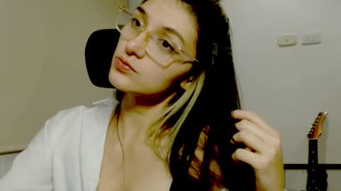 Snapshot of secretprivatebunny chatting on 12.24.24 Maria online show from 12.24.24
