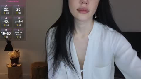 Snapshot of seduced_by_sara chatting on 12.27.24 Sara online show from 12.27.24