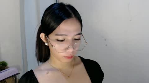 Snapshot of seductive_abia chatting on 06.24.26 JUST CALL ME ABIA online show from 06.24.26