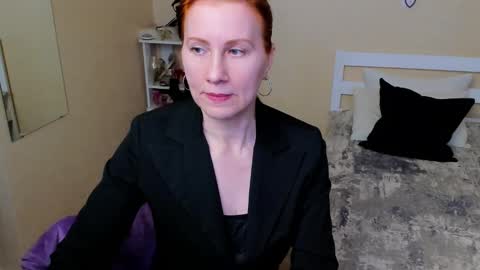 seductive_foxy_ online show from 10.21.25