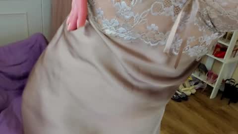 Snapshot of seductive_foxy_ chatting on 04.08.26 seductive_foxy_ online show from 04.08.26