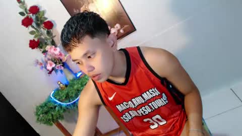 Snapshot of seductive_maxxx chatting on 06.20.26 Max online show from 06.20.26