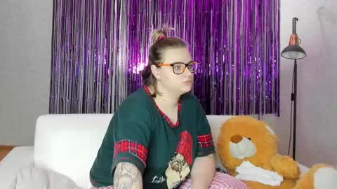 seductive_she_wolf online show from 02.15.25