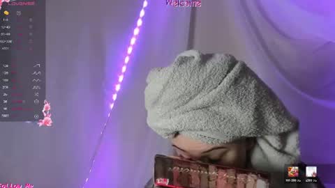 Snapshot of seductive_she_wolf chatting on 06.21.26 seductive_she_wolf online show from 06.21.26