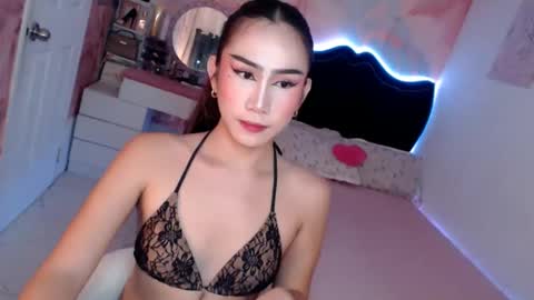 Snapshot of seductive_vana chatting on 05.15.26 Vanessa online show from 05.15.26