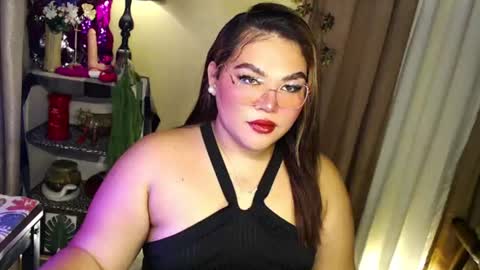 Snapshot of seductivecurvesxxx chatting on 07.05.26 Its me Jazzi online show from 07.05.26