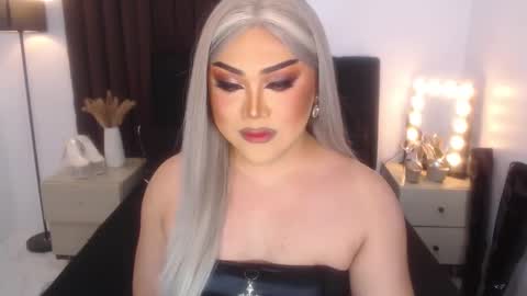 Natalie Mefford online show from 02.15.25