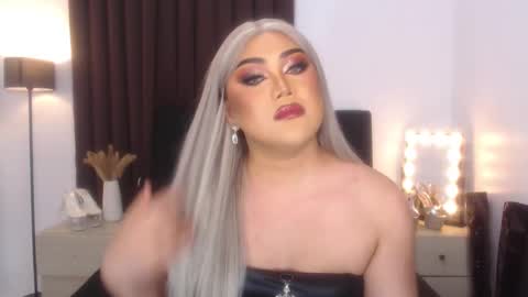 Natalie Mefford online show from 02.15.25