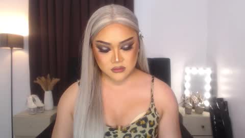 Natalie Mefford online show from 02.18.25