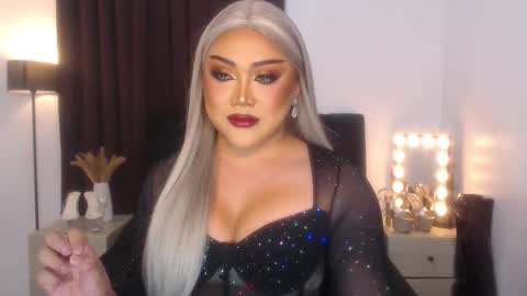 Natalie Mefford online show from 02.19.25