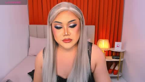 Natalie Mefford online show from 03.10.25