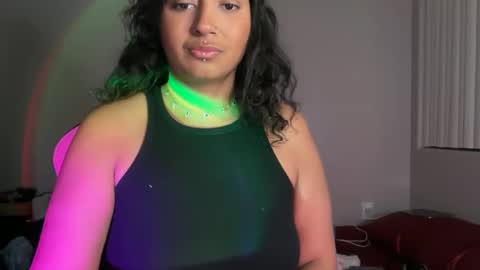 Snapshot of seductivemuse chatting on 09.25.25 seductivemuse online show from 09.25.25