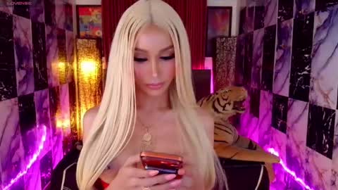 KATARINA LUST online show from 04.17.26