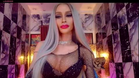 Snapshot of seductresskatarina chatting on 05.15.26 KATARINA LUST online show from 05.15.26