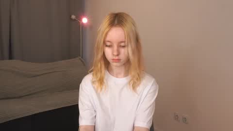 See Its honey bunny  im Lana online show from 06.07.26