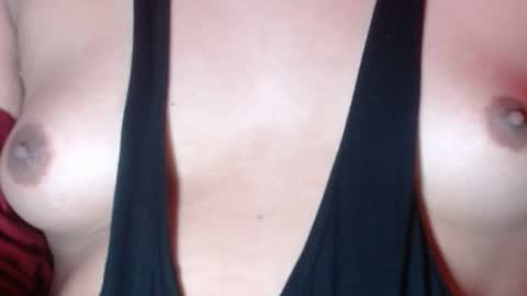 Snapshot of selda_ chatting on 12.30.24 Selda online show from 12.30.24