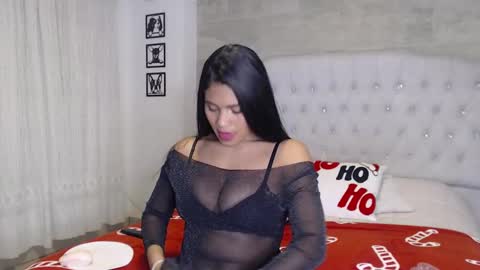 Snapshot of seleena__ chatting on 01.11.25 seleena__ online show from 01.11.25