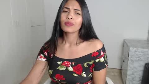 Snapshot of seleena__ chatting on 03.05.25 seleena__ online show from 03.05.25