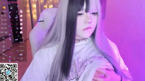 Snapshot of selena___cute chatting on 02.05.26 Selena online show from 02.05.26