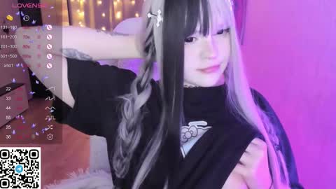 Snapshot of selena___cute chatting on 02.07.26 Selena online show from 02.07.26