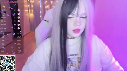 Snapshot of selena___cute chatting on 02.10.26 Selena online show from 02.10.26