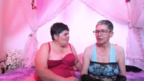 Snapshot of selena_ferreira chatting on 10.12.25 Selena online show from 10.12.25