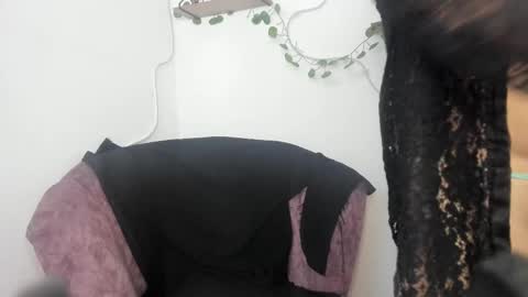 Snapshot of selena_ferreira chatting on 11.15.25 Selena online show from 11.15.25