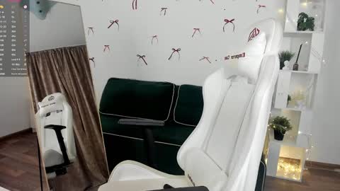 Selena online show from 02.15.25