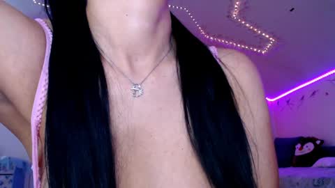 Snapshot of selenabee1 chatting on 05.29.26 Selena online show from 05.29.26