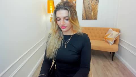 Snapshot of selenaemoore chatting on 02.04.26 selenaemoore online show from 02.04.26