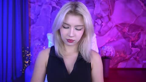 selenairis online show from 10.21.25