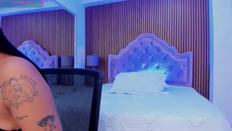 selenastonne online show from 11.23.25