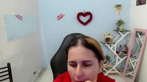 Snapshot of selene_mom chatting on 03.25.26 selene online show from 03.25.26