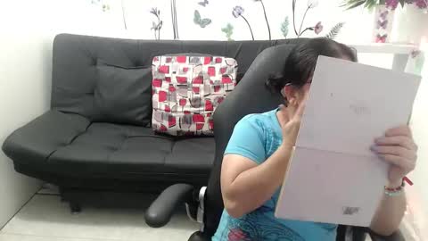 Snapshot of selene_mom chatting on 06.01.26 selene online show from 06.01.26